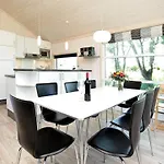 Modern Baltic Sanctuary With Private Sauna 別荘