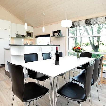 Modern Baltic Sanctuary With Private Sauna بيت للعطل