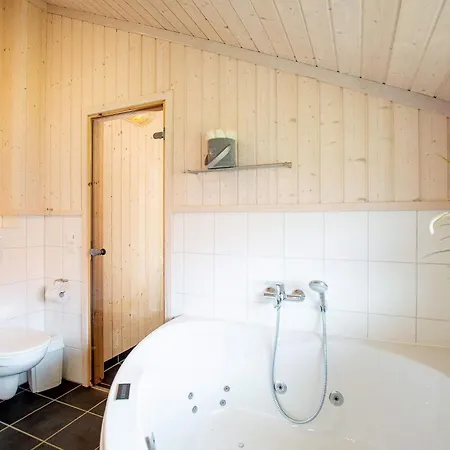 Modern Baltic Sanctuary With Private Sauna بيت للعطل Großenbrode